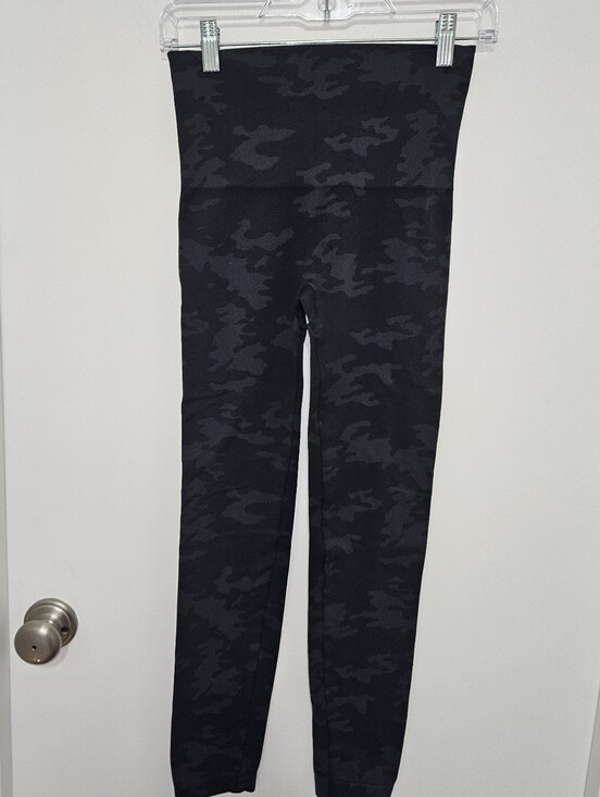 SPANX Pants - Spanx Look At Me Now Black Camo High-Waist Leggings Large Compression